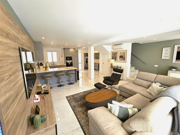 Image No.3-4 Bed Townhouse for sale