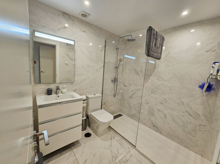 Image No.8-4 Bed Townhouse for sale