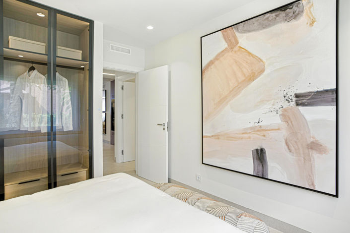 Image No.17-3 Bed Property for sale