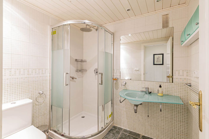 Image No.20-3 Bed Property for sale