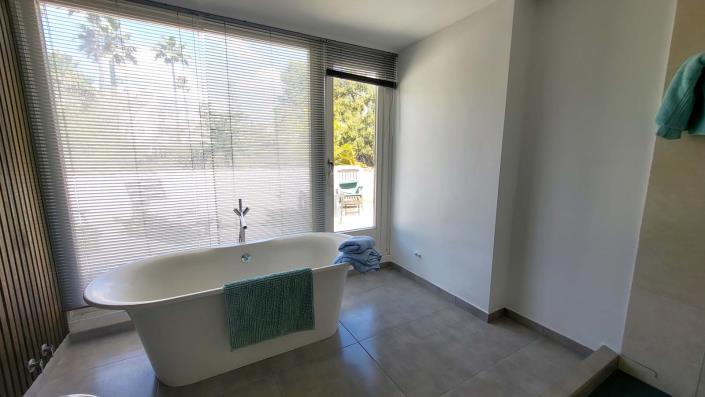 Image No.4-4 Bed Villa for sale