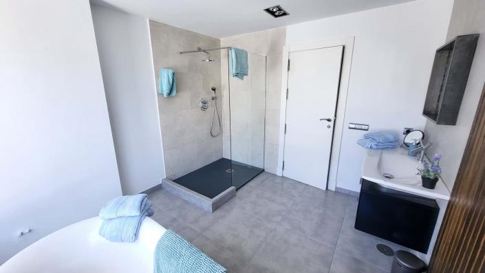 Image No.5-4 Bed Villa for sale