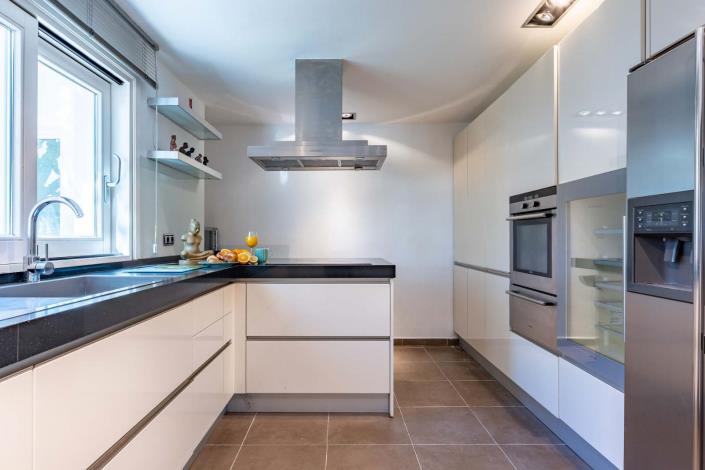 Image No.12-4 Bed Villa for sale