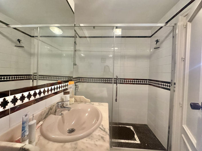 Image No.30-1 Bed Apartment for sale