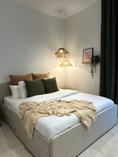 Image No.20-2 Bed Property for sale