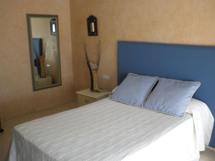 Image No.25-5 Bed Townhouse for sale