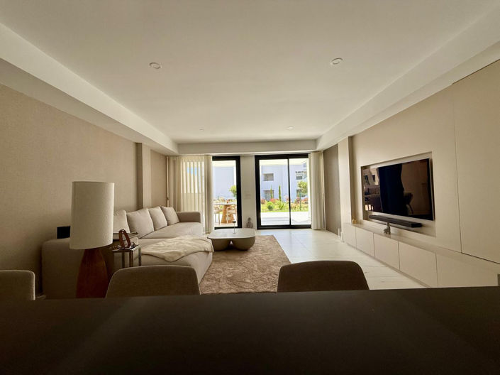 Image No.14-2 Bed Property for sale