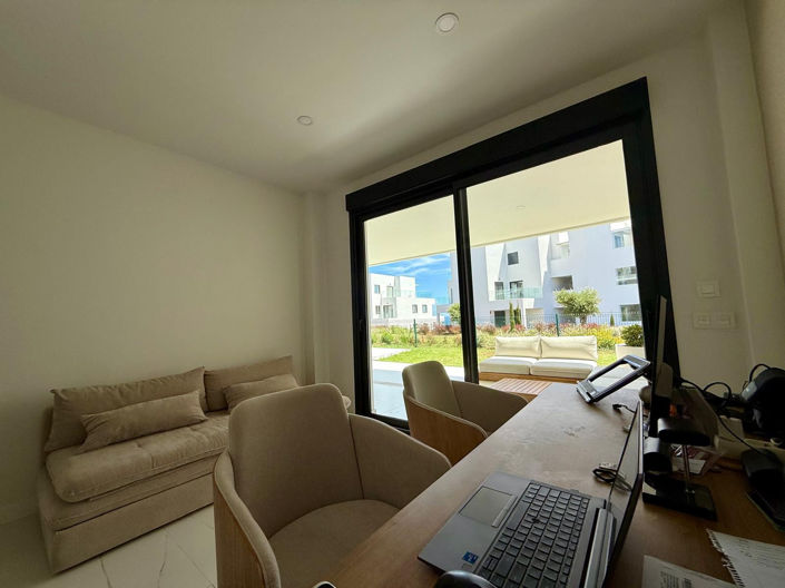 Image No.20-2 Bed Property for sale