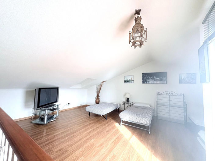 Image No.12-5 Bed House for sale