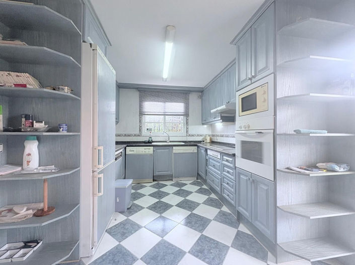 Image No.27-5 Bed House for sale