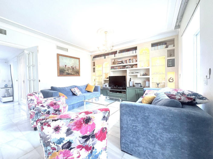 Image No.6-5 Bed House for sale