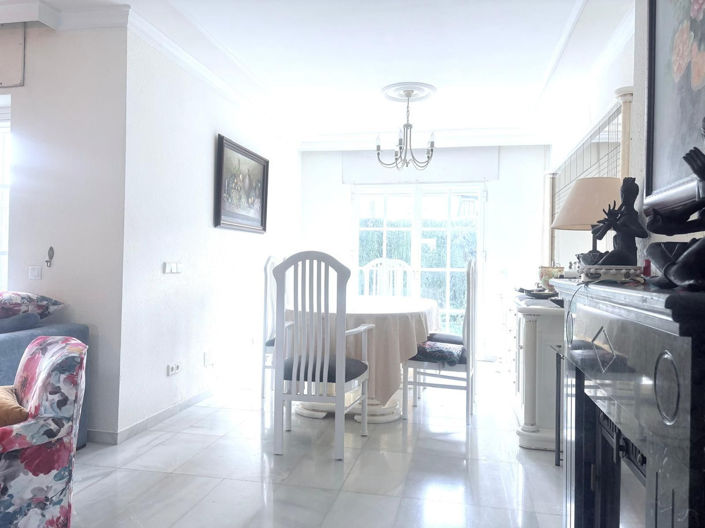 Image No.8-5 Bed House for sale