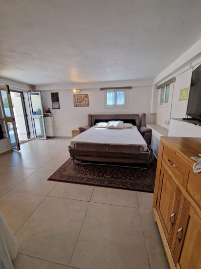 Image No.17-3 Bed House for sale