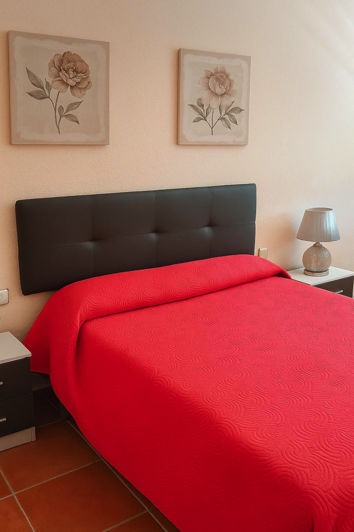 Image No.25-3 Bed Townhouse for sale