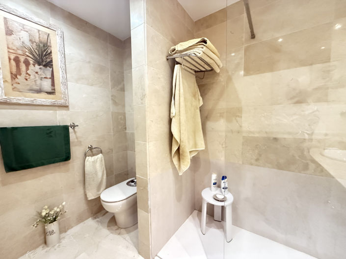 Image No.26-3 Bed Apartment for sale