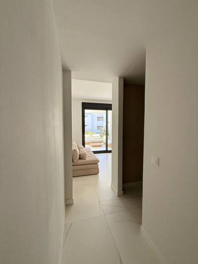 Image No.18-2 Bed Property for sale