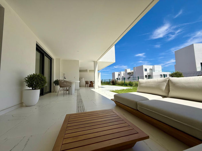 Image No.21-2 Bed Property for sale