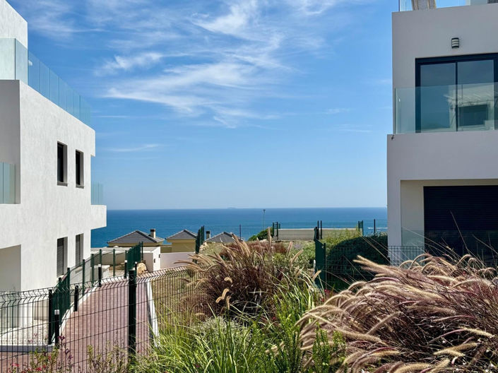 Image No.24-2 Bed Property for sale