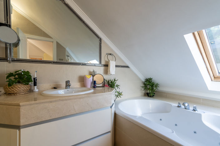 Image No.27-4 Bed Townhouse for sale