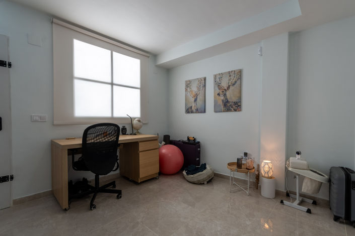 Image No.30-4 Bed Townhouse for sale