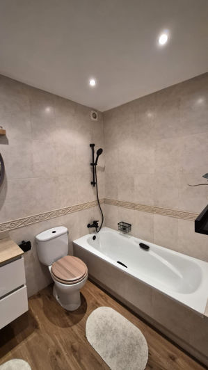 Image No.20-2 Bed Townhouse for sale