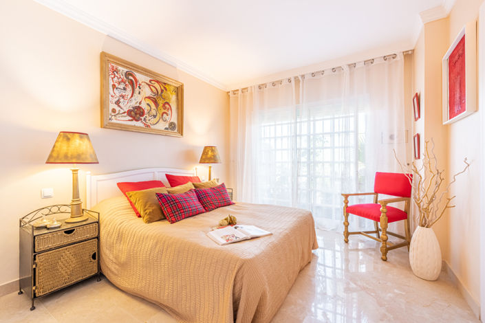 Image No.9-2 Bed Townhouse for sale