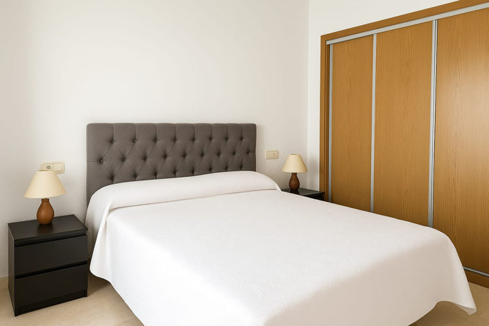 Image No.18-3 Bed Townhouse for sale