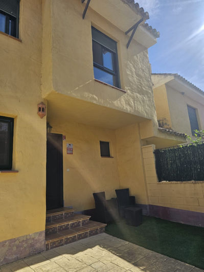 Image No.27-3 Bed Townhouse for sale