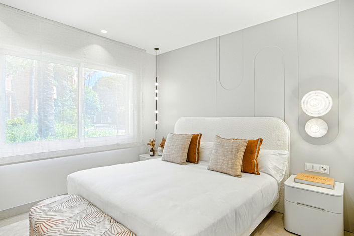 Image No.10-3 Bed Property for sale