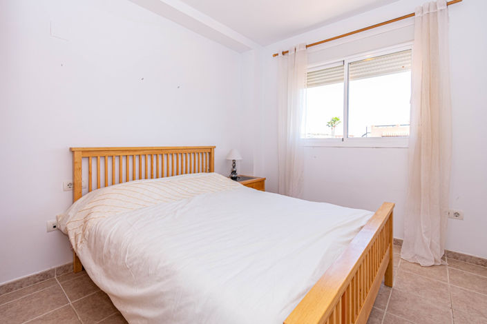 Image No.17-2 Bed Property for sale