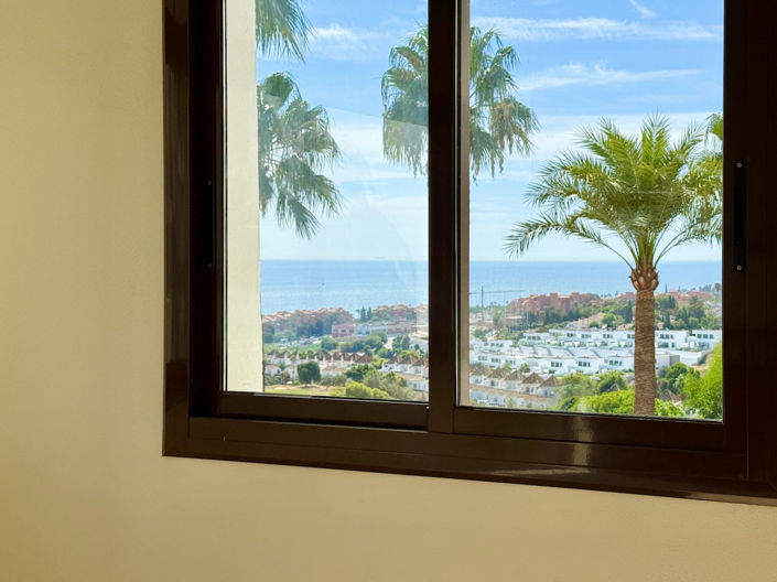 Image No.20-3 Bed Apartment for sale