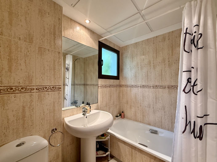 Image No.25-3 Bed Apartment for sale