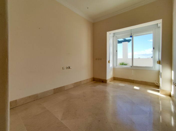 Image No.26-3 Bed Penthouse for sale