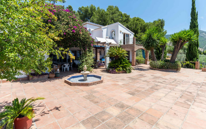 Image No.10-5 Bed House for sale