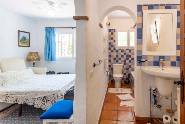 Image No.33-5 Bed House for sale