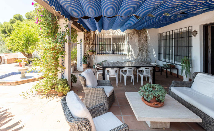 Image No.9-5 Bed House for sale