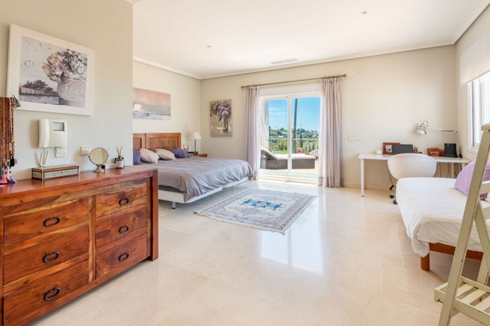 Image No.12-6 Bed Villa for sale