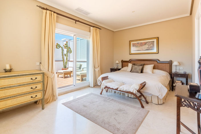 Image No.26-6 Bed Villa for sale