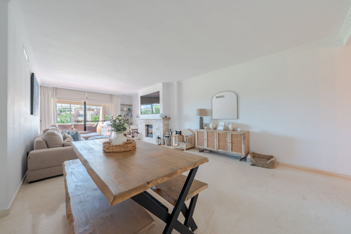 Image No.10-3 Bed Property for sale