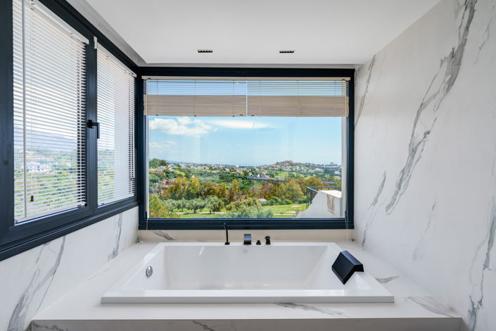 Image No.28-4 Bed Townhouse for sale