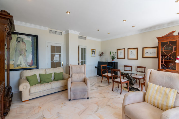 Image No.12-3 Bed Flat for sale
