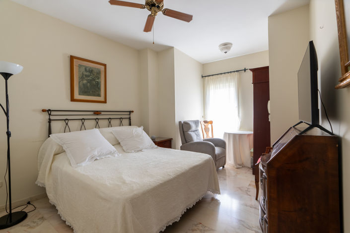 Image No.16-3 Bed Flat for sale