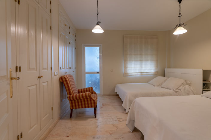 Image No.17-3 Bed Flat for sale