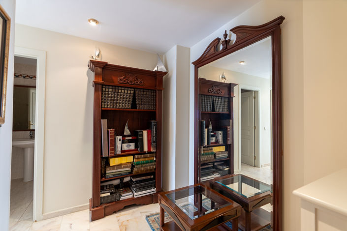 Image No.23-3 Bed Flat for sale