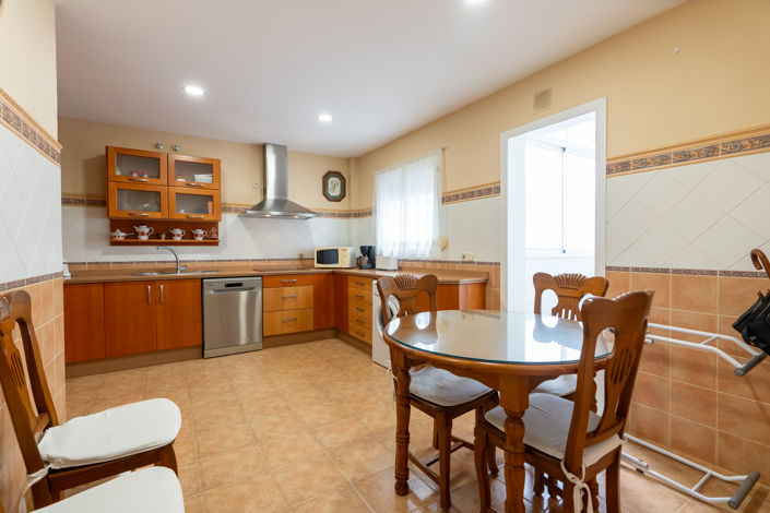 Image No.4-3 Bed Flat for sale