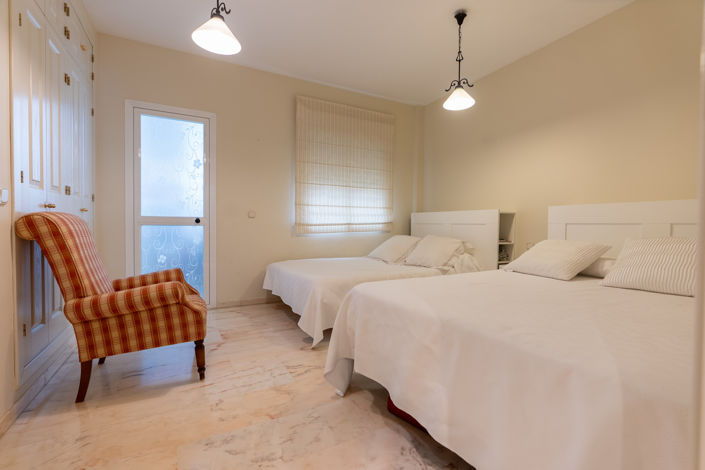 Image No.5-3 Bed Flat for sale