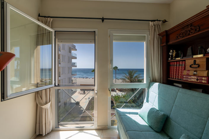 Image No.7-3 Bed Flat for sale