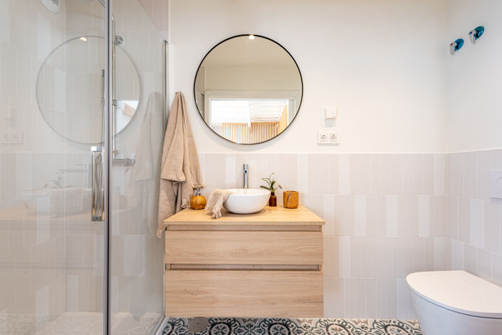 Image No.14-2 Bed Property for sale