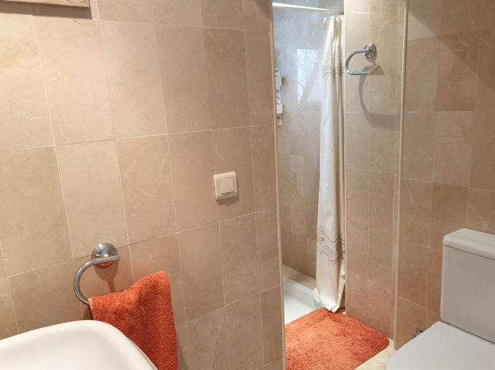 Image No.11-2 Bed House for sale