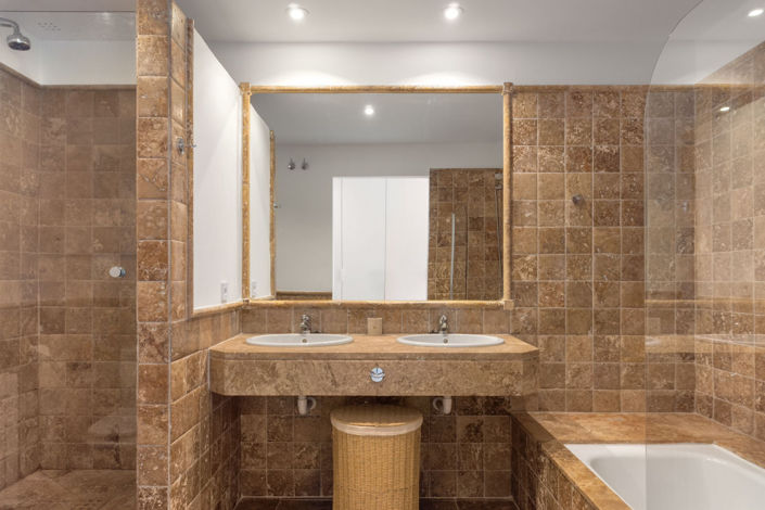 Image No.15-2 Bed Property for sale